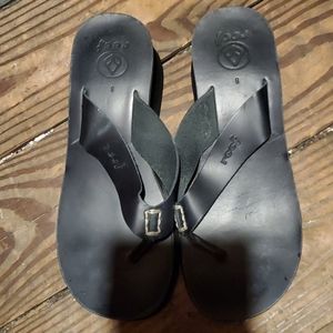 Reef black sandals size 8